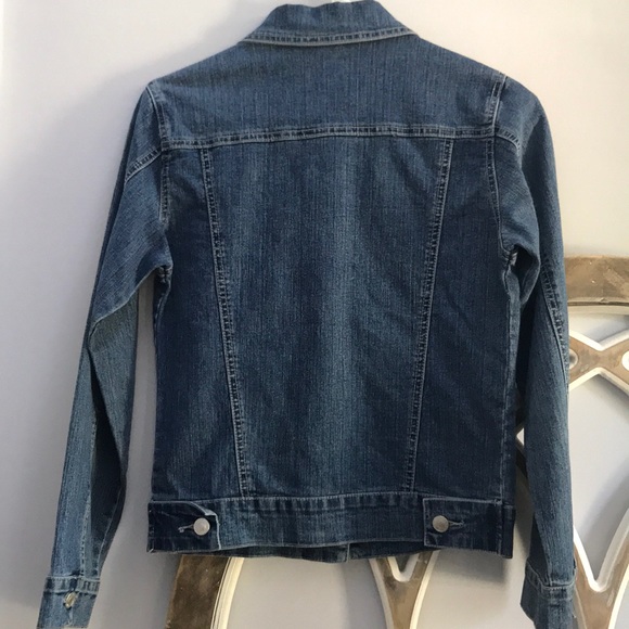 Classic jean jacket! - Picture 2 of 3